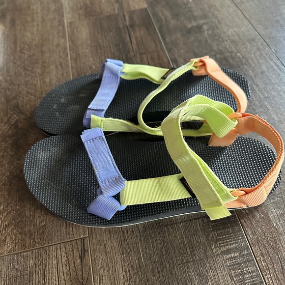 Colorful colorful teva Sandals - Picture 2 of 3